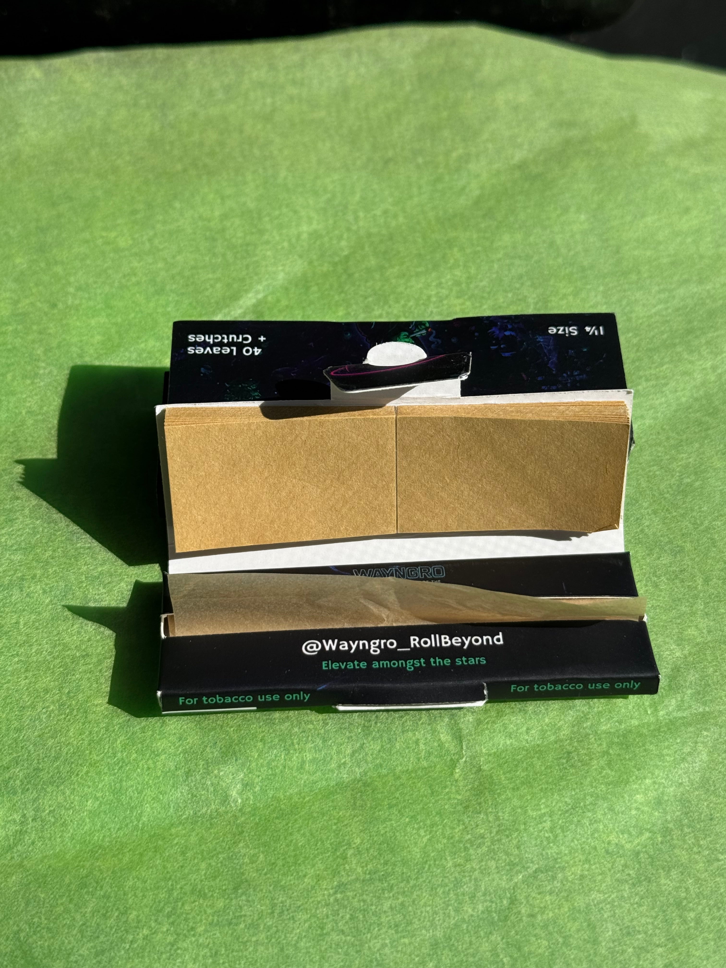 Wayngro 1¼ Rolling Papers – Single Pack (40 Filters Included)