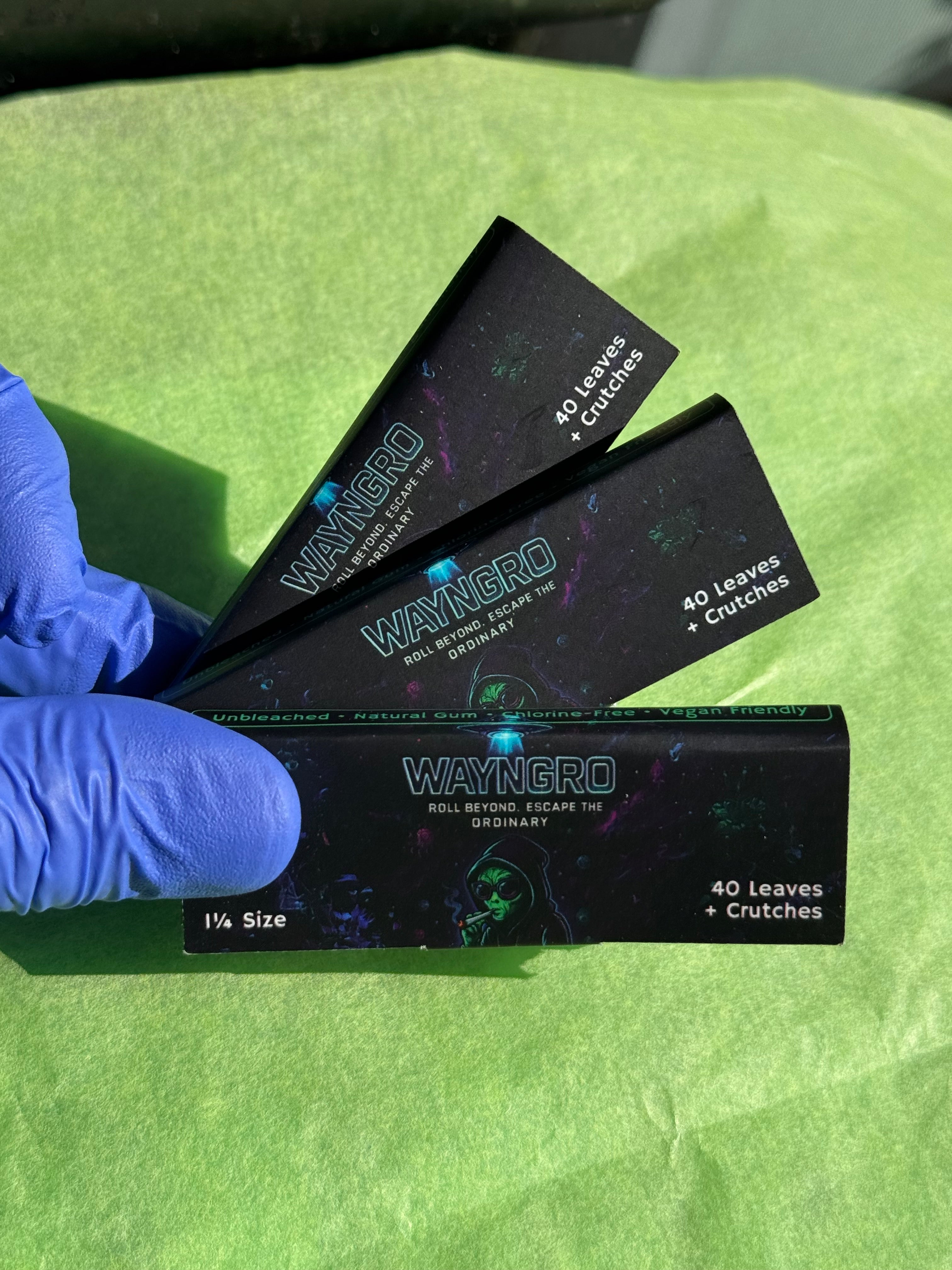 Wayngro 1¼ Rolling Papers – Single Pack (40 Filters Included)